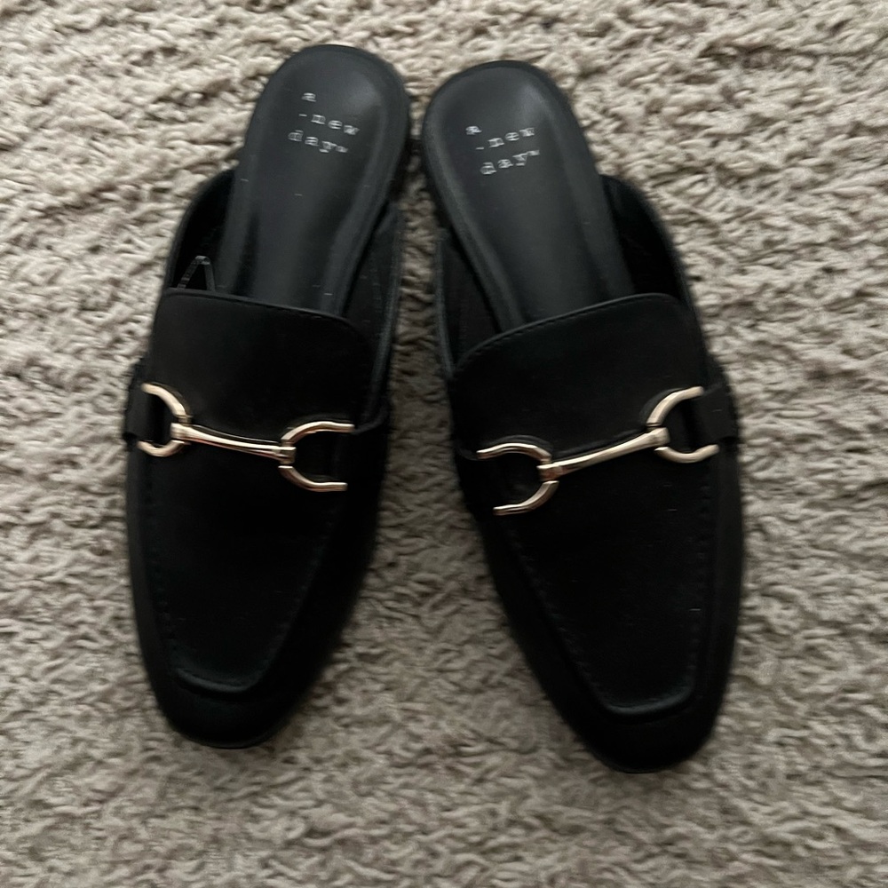 NWOT Elegant Black Women's Loafers